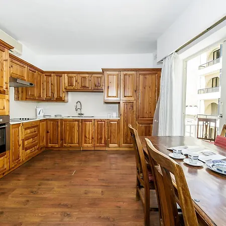 Beautiful Bedrooms In Shared Flat, Theoria Travel Гостевой дом *