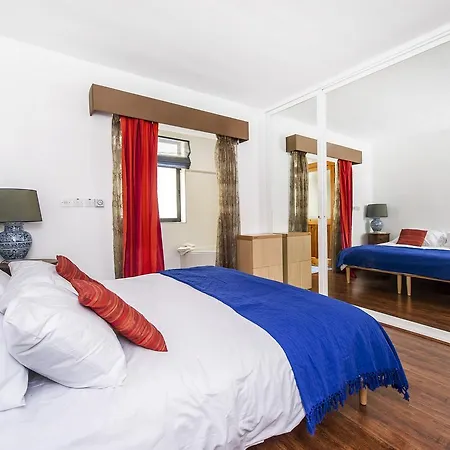 Pensjonat Beautiful Bedrooms In Shared Flat, Theoria Travel