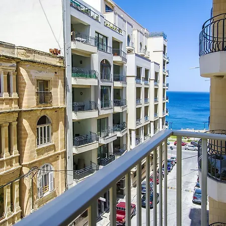 بيت ضيافة Beautiful Bedrooms In Shared Flat, Theoria Travel *