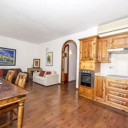 Beautiful Bedrooms In Shared Flat, Theoria Travel Pensjonat *
