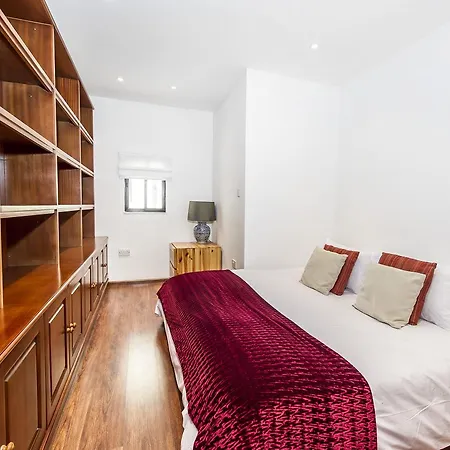 Beautiful Bedrooms In Shared Flat, Theoria Travel Pensjonat *